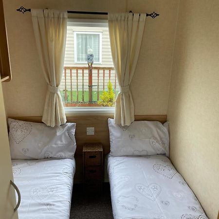 The Luxury Wolds Retreat 6 Berth 3 Bedrooms Beds Made For Arrival Wifi Ingoldmells Bagian luar foto
